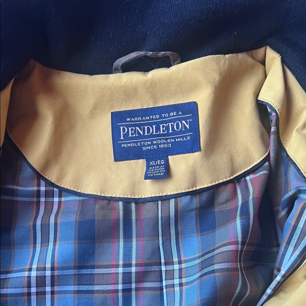 Pendleton raincoat - Picture 3 of 5